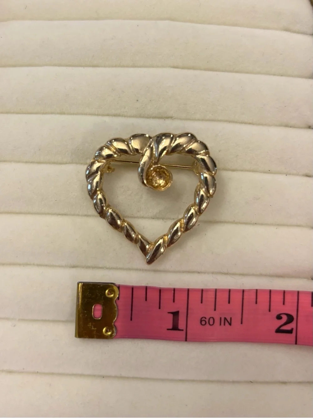 Twisted Heart Brooch Pin Gold Tone Missing Stone Simplistic‎ Minimalist